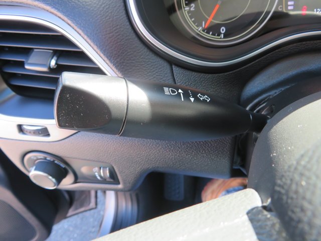 Used 2021 Billet Silver Metallic Clearcoat Jeep Latitude image 31