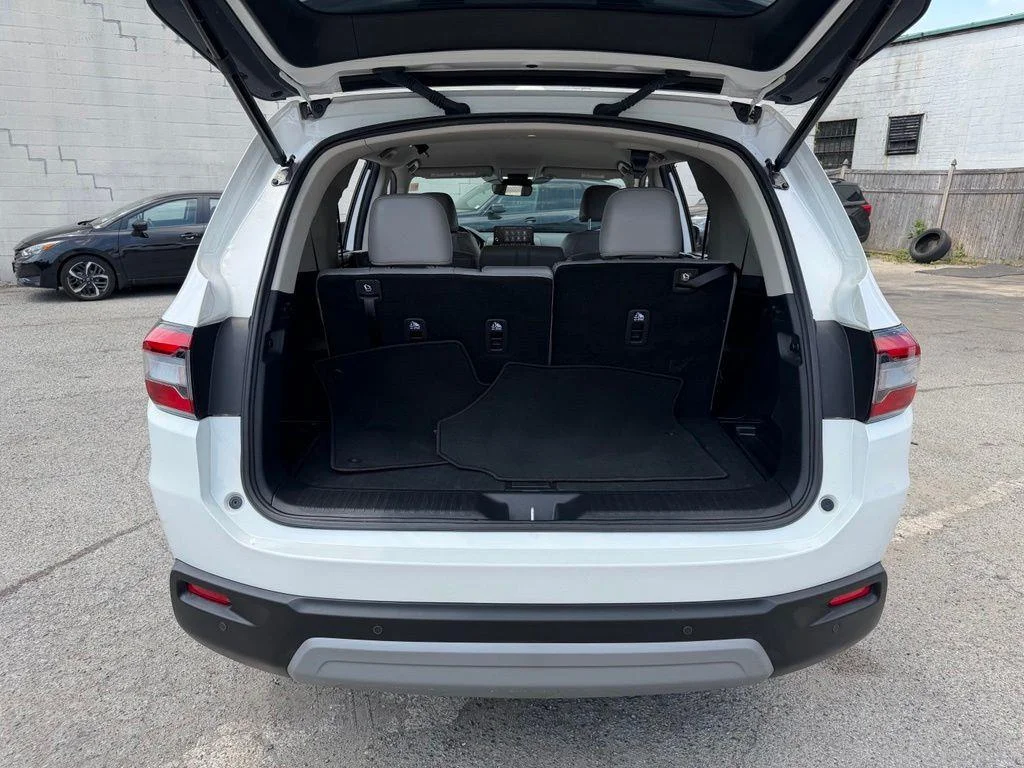 Used 2025 White Honda EX-L image 7