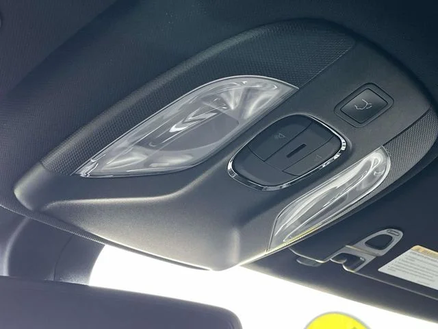 New 2026 Diamond Black Crystal Pearlcoat Jeep Latitude image 23