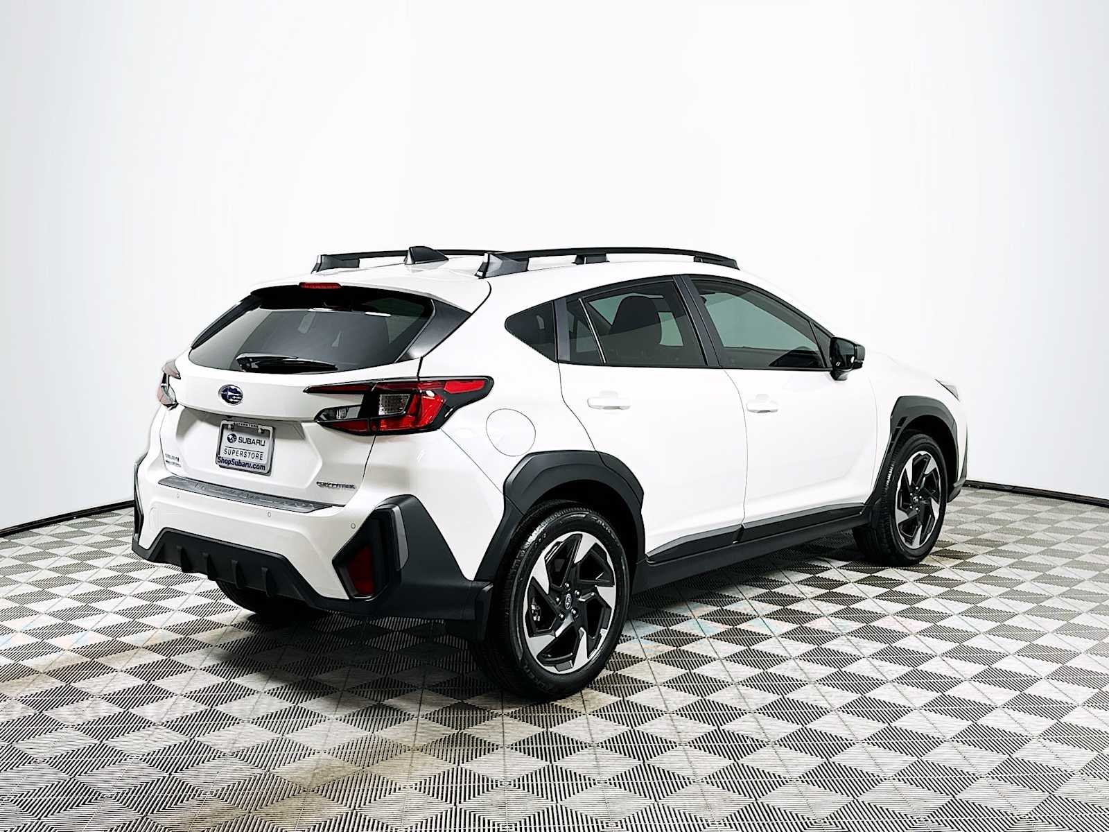 Used 2025 Crystal White Pearl Subaru Limited image 7