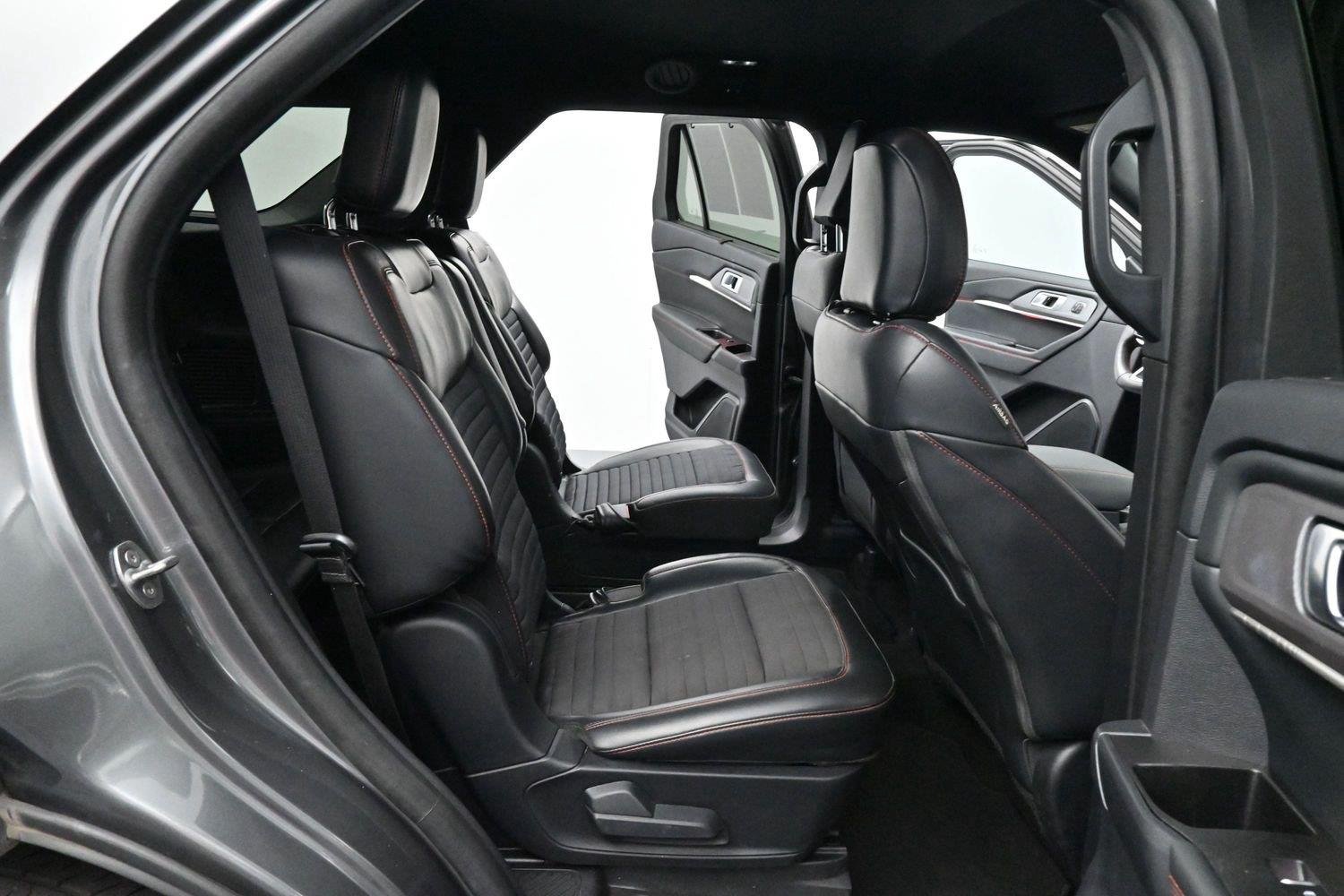 Used 2025 Carbonized Gray Ford ST-Line image 34