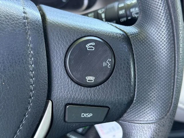 Used 2015 Silver Toyota XLE image 25