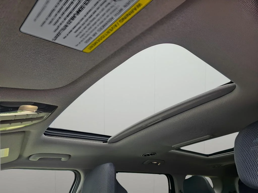 Used 2024 Snow White Pearl Kia Land image 11