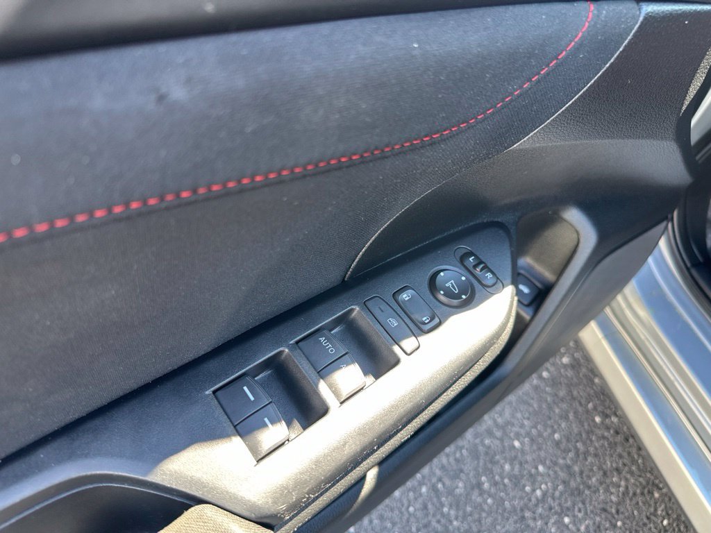 Used 2020  Honda Si image 17