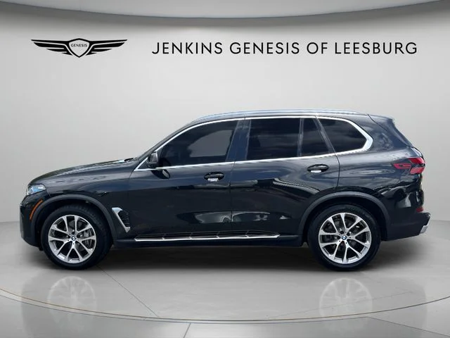 Used 2024 Black BMW sDrive40i image 9
