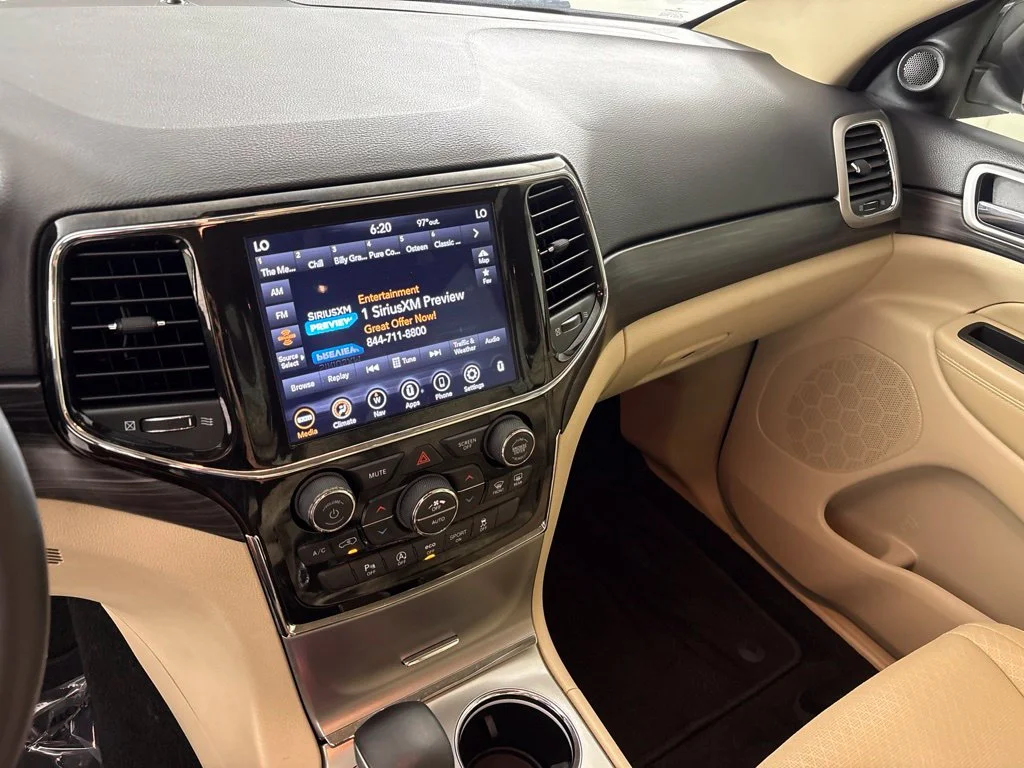 Used 2022 Black Jeep Laredo E image 30