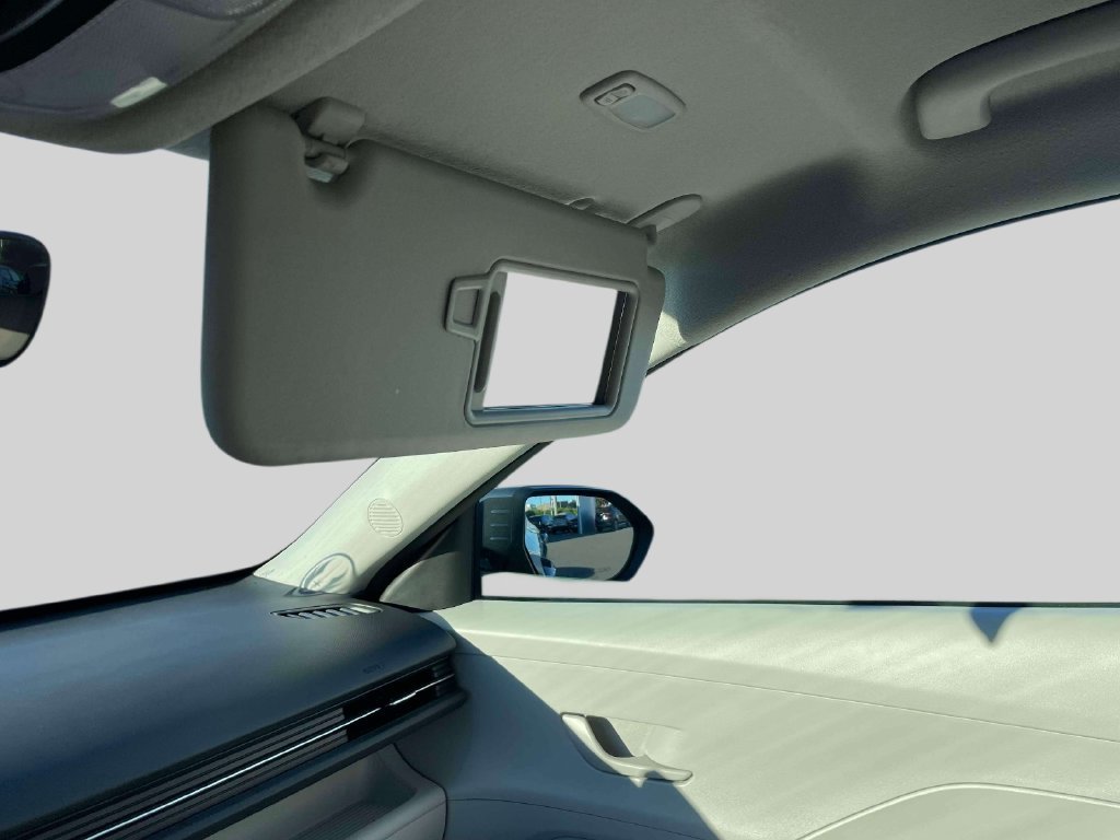 Used 2024 Gray Hyundai SEL image 31
