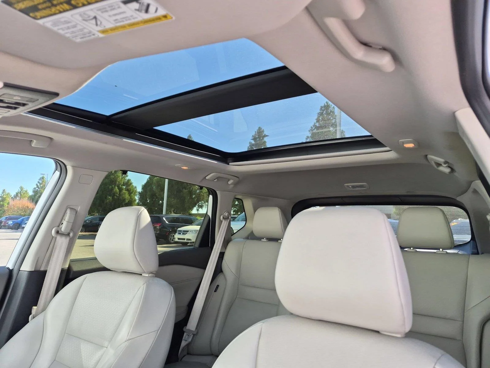 Used 2025 Everest White Pearl Nissan SV image 29