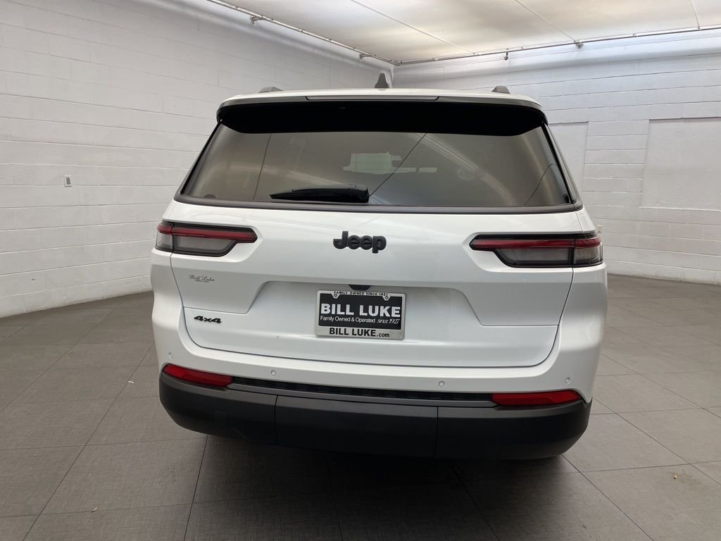 New 2026 Bright White Clearcoat Jeep Altitude image 4