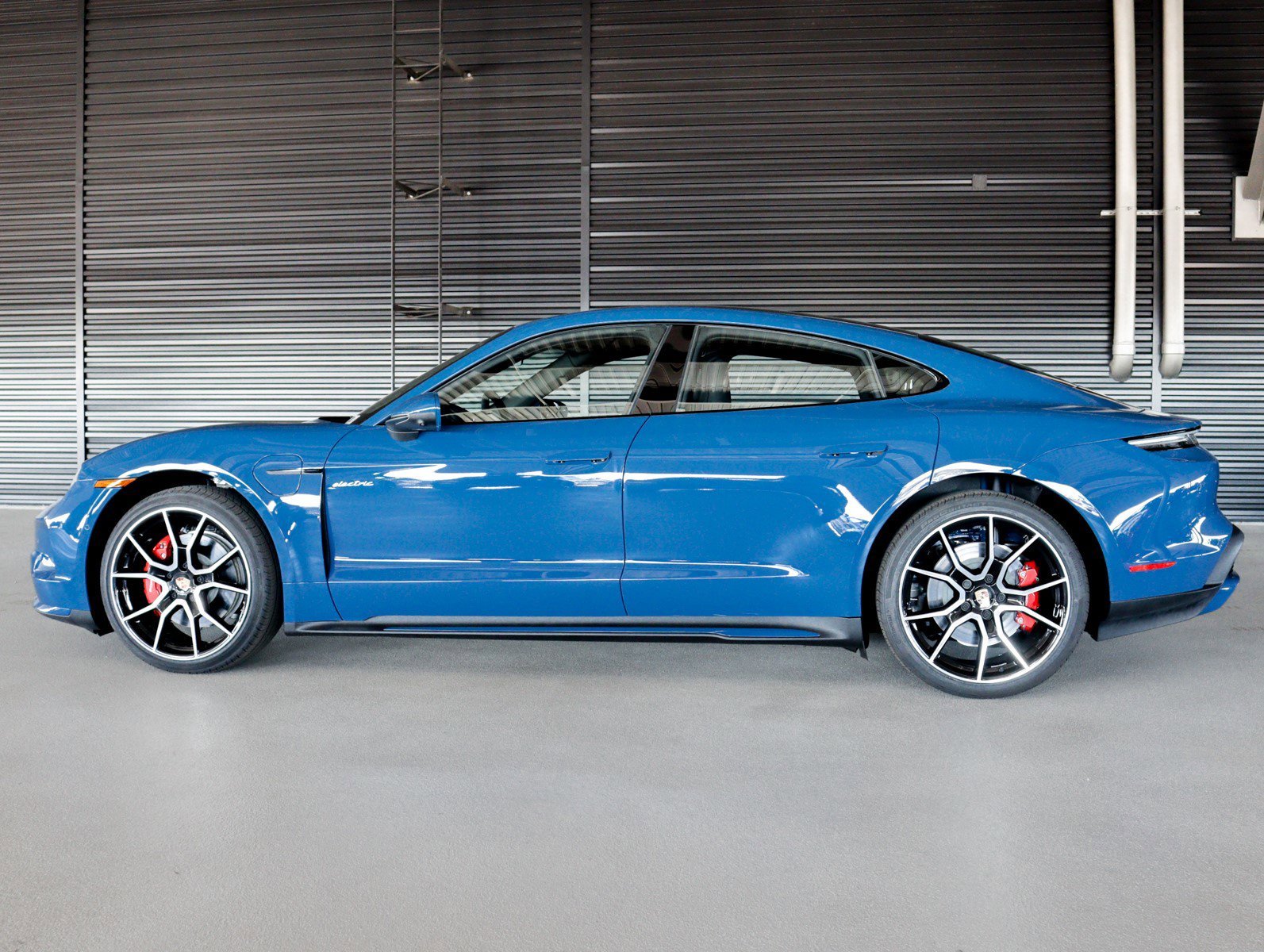 New 2026 Neptune Blue Porsche 4S image 2