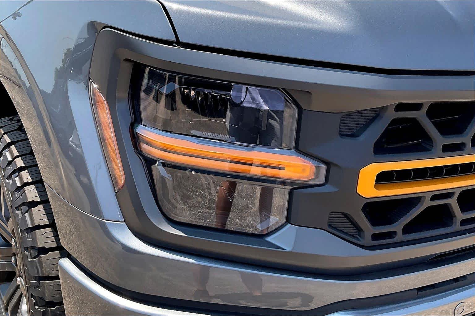 New 2026 Carbonized Gray Metallic Ford Tremor® image 13