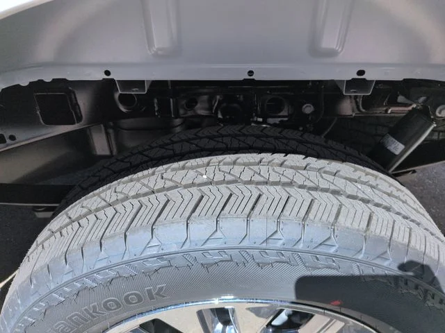 New 2026 Star White Metallic Tri-Coat Ford Lariat® image 32