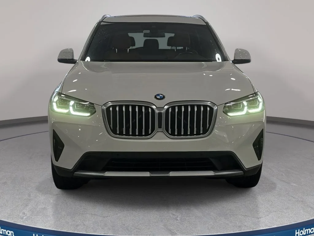 Used 2022 Alpine White BMW sDrive30i image 3