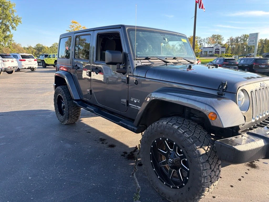 Used 2018 Gray Jeep Unlimited Sahara image 5