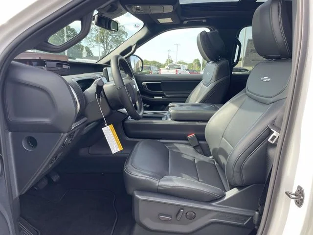 New 2027 Star White Metallic Tri-Coat Ford Platinum image 18