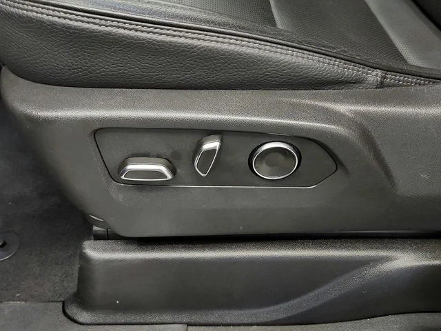 Used 2025 Black GMC Denali image 22