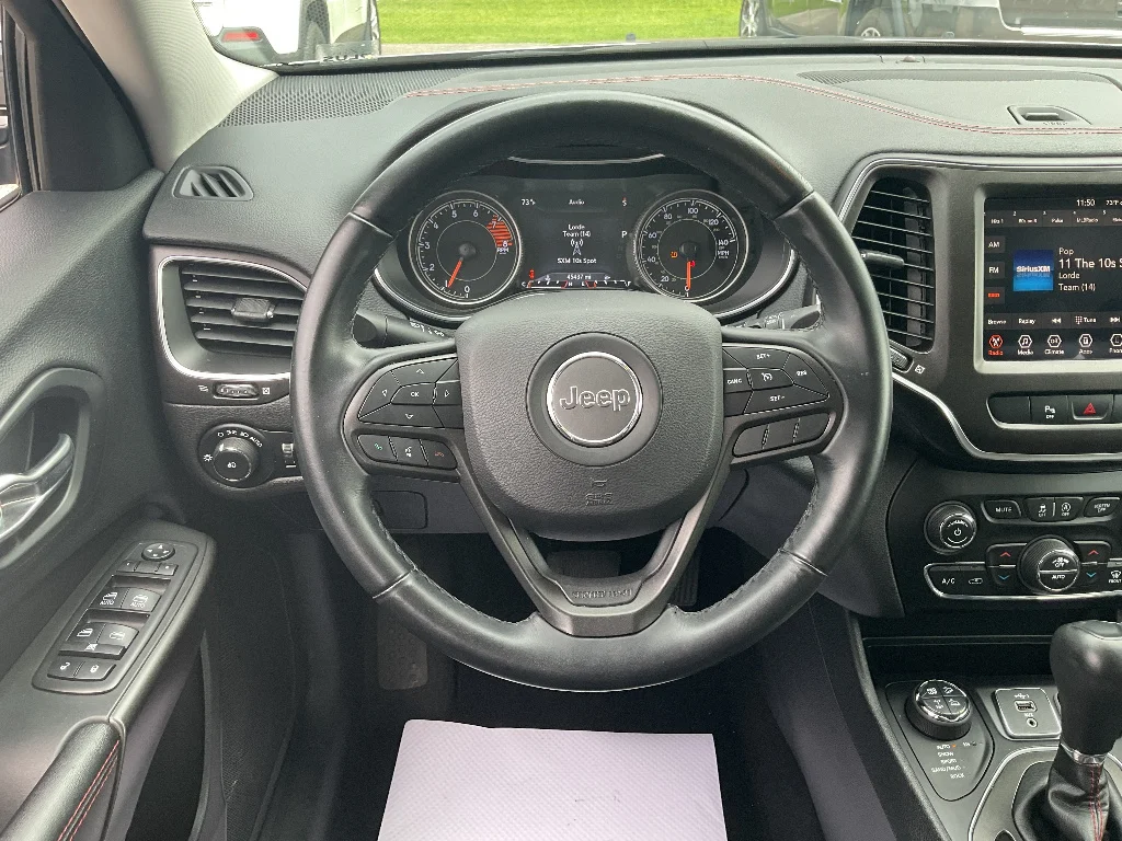 Certified Used 2019 Billet Silver Metallic Clear Coat Jeep Trailhawk Elite image 11