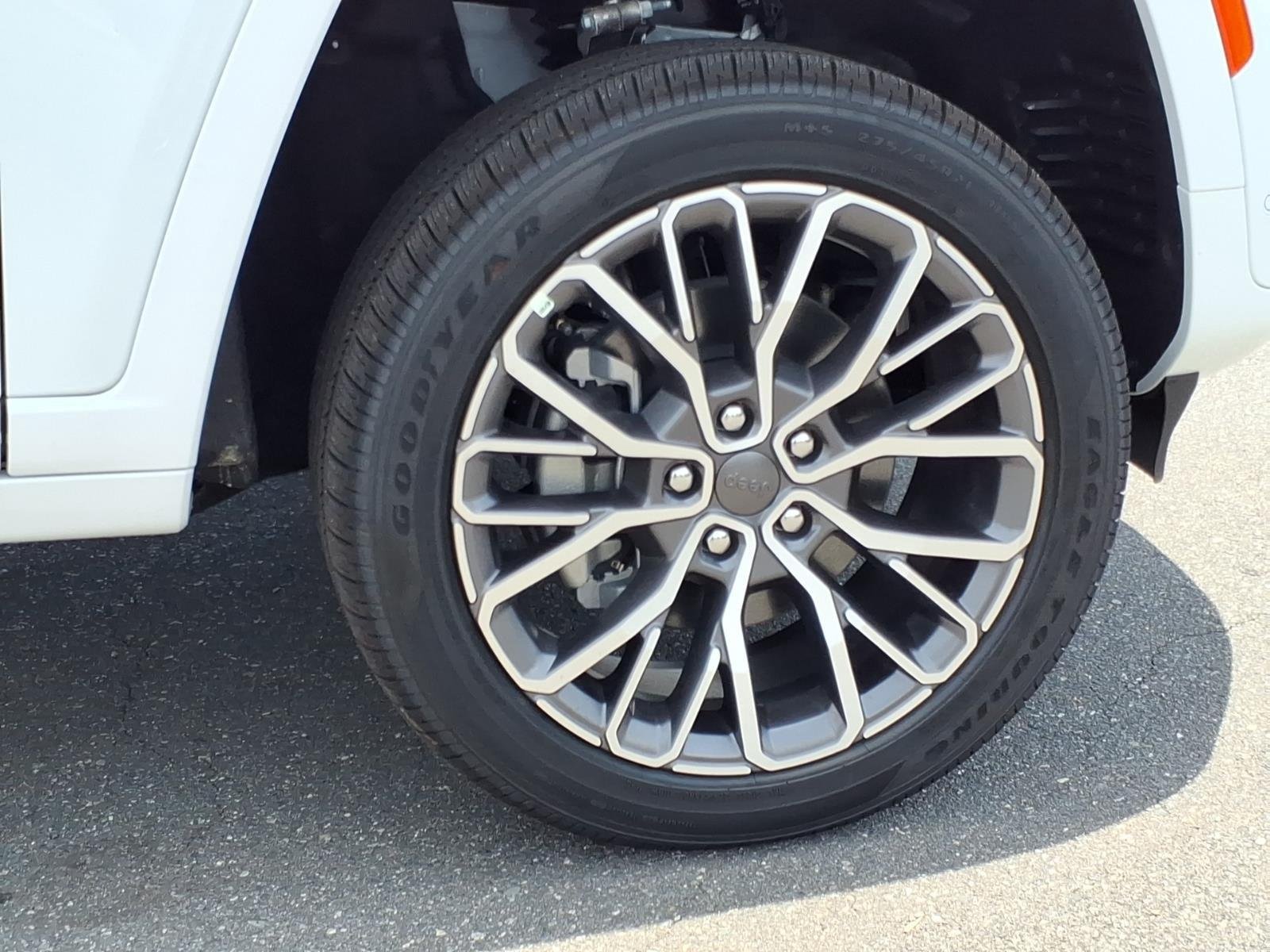 Used 2026 Bright White Clearcoat Jeep Summit image 15