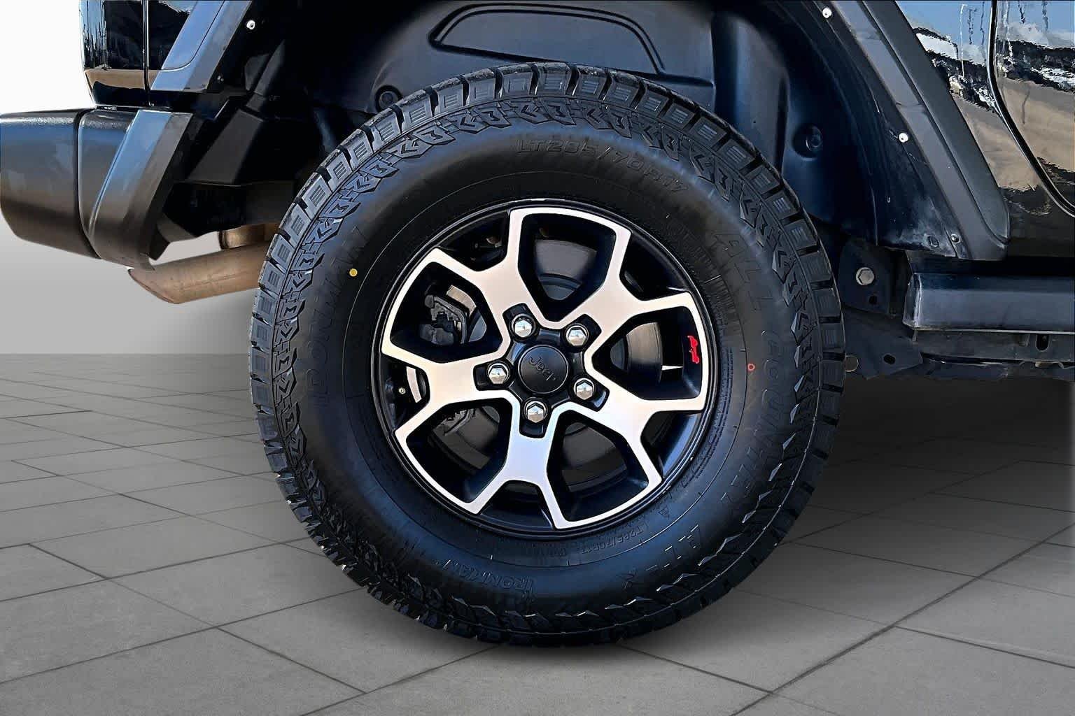 Used 2022 Black Clearcoat Jeep Rubicon image 10