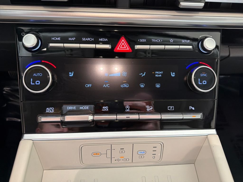 Used 2025 Hampton Gray Hyundai SEL image 18