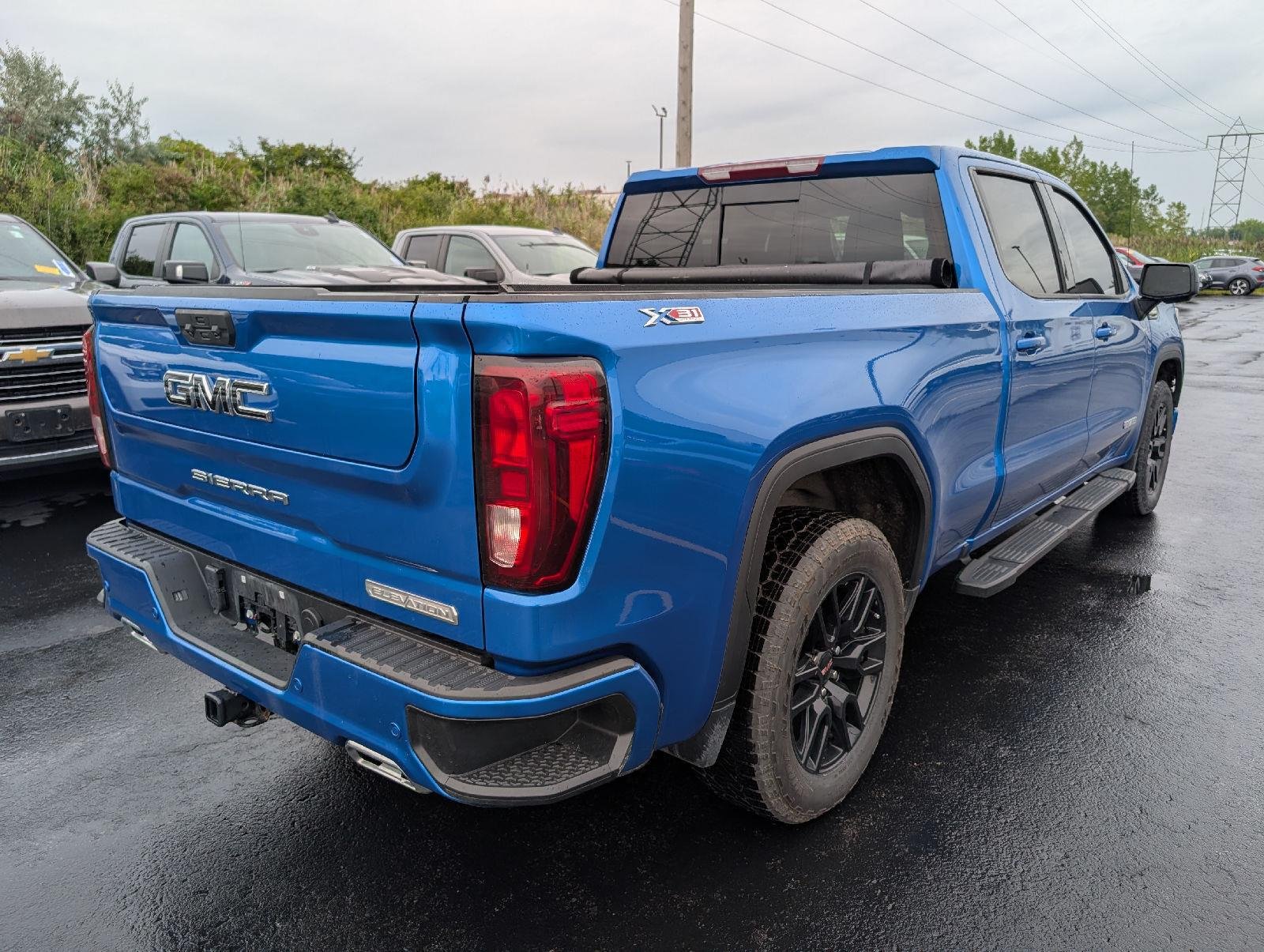 Used 2024 Dynamic Blue Metallic GMC Elevation image 8