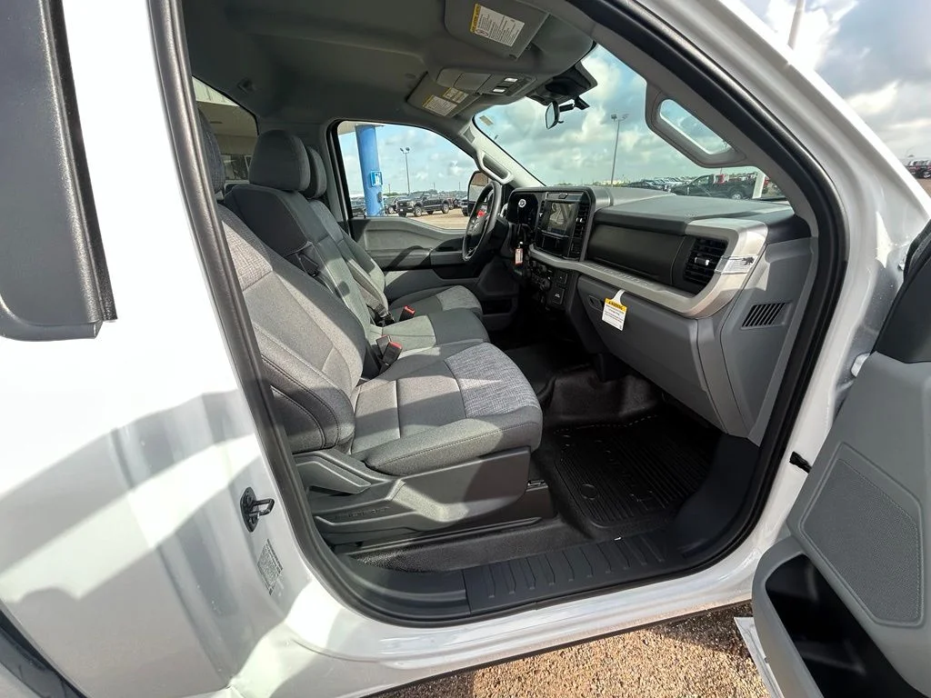 New 2026 Oxford White Ford F-350® XLT image 20