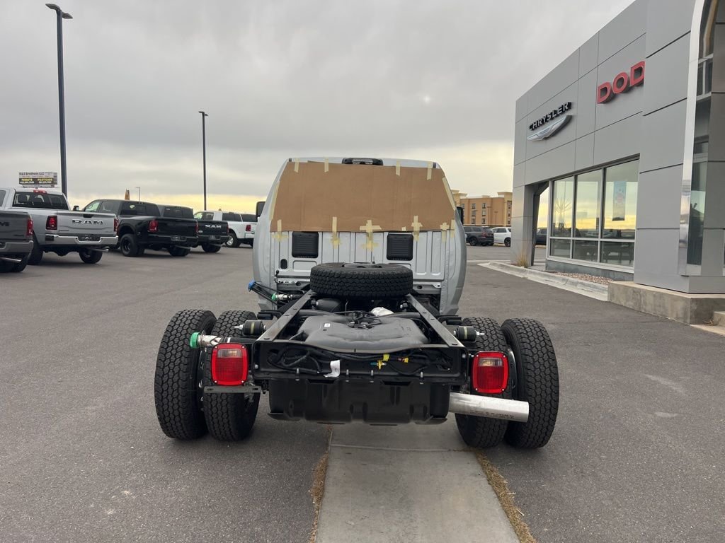 2026 RAM 3500 Chassis Big Horn - Photo 8