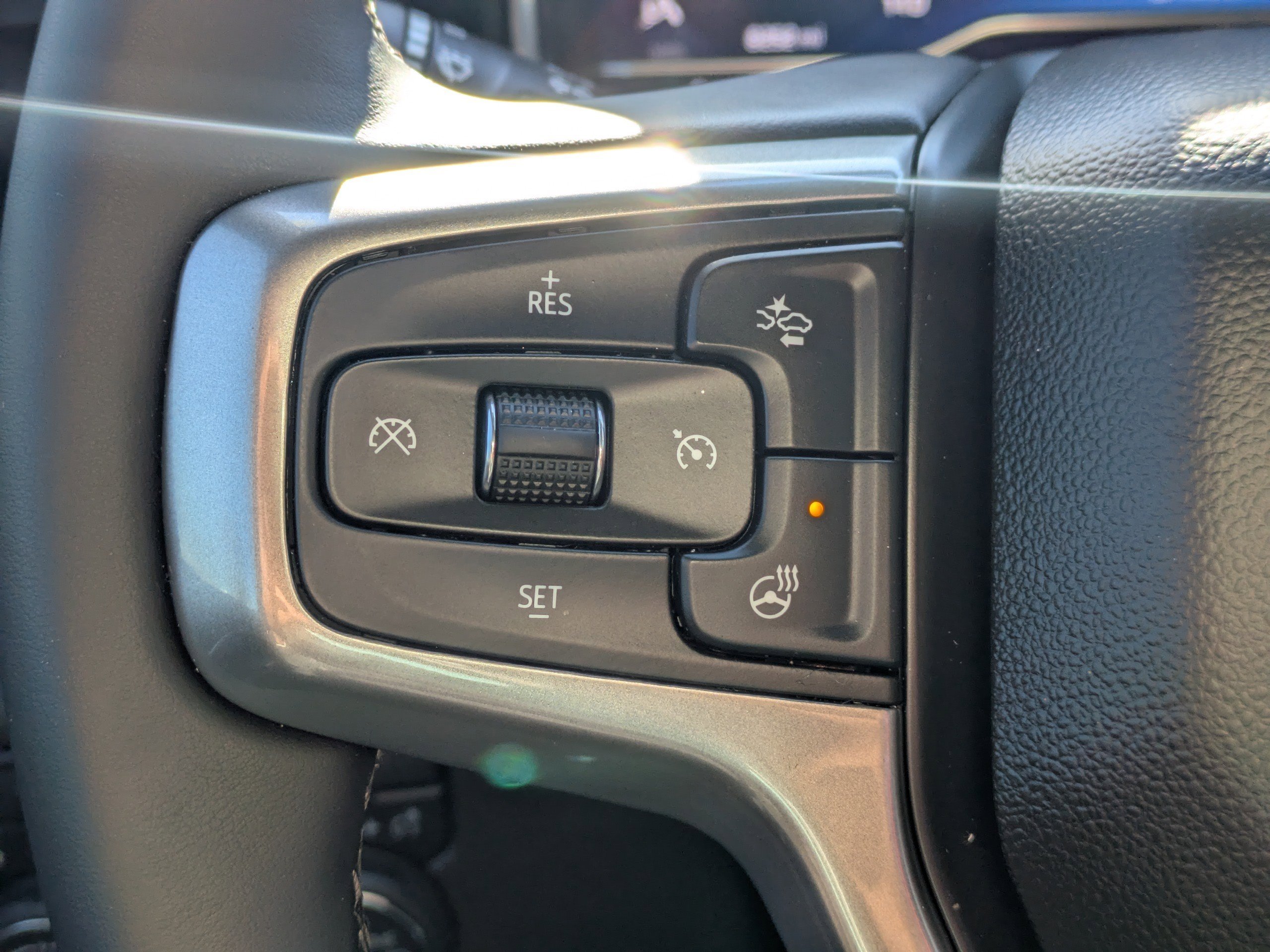 Used 2025 Summit White Chevrolet LT image 25