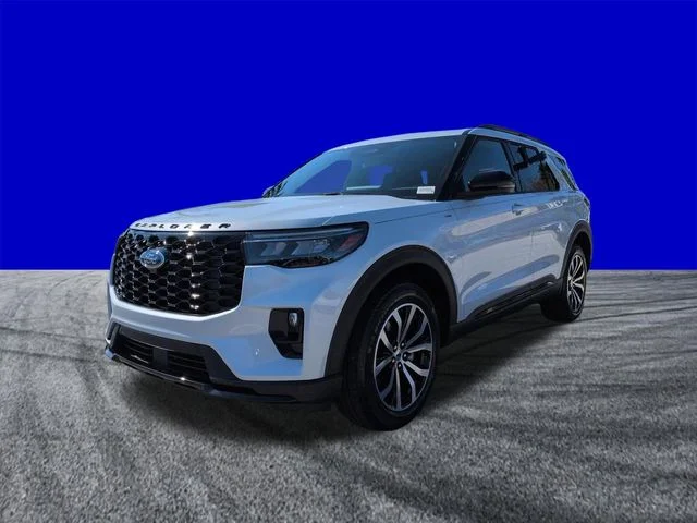 New 2026 Space White Metallic Ford ST-Line image 8