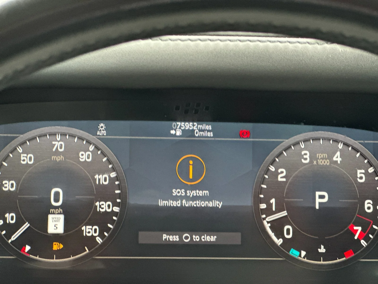 Used 2020  Land Rover  image 28