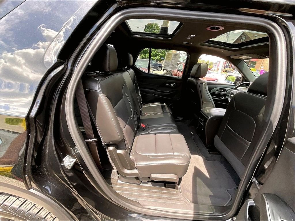 Used 2023 Mosaic Black Metallic Chevrolet LT Leather image 16