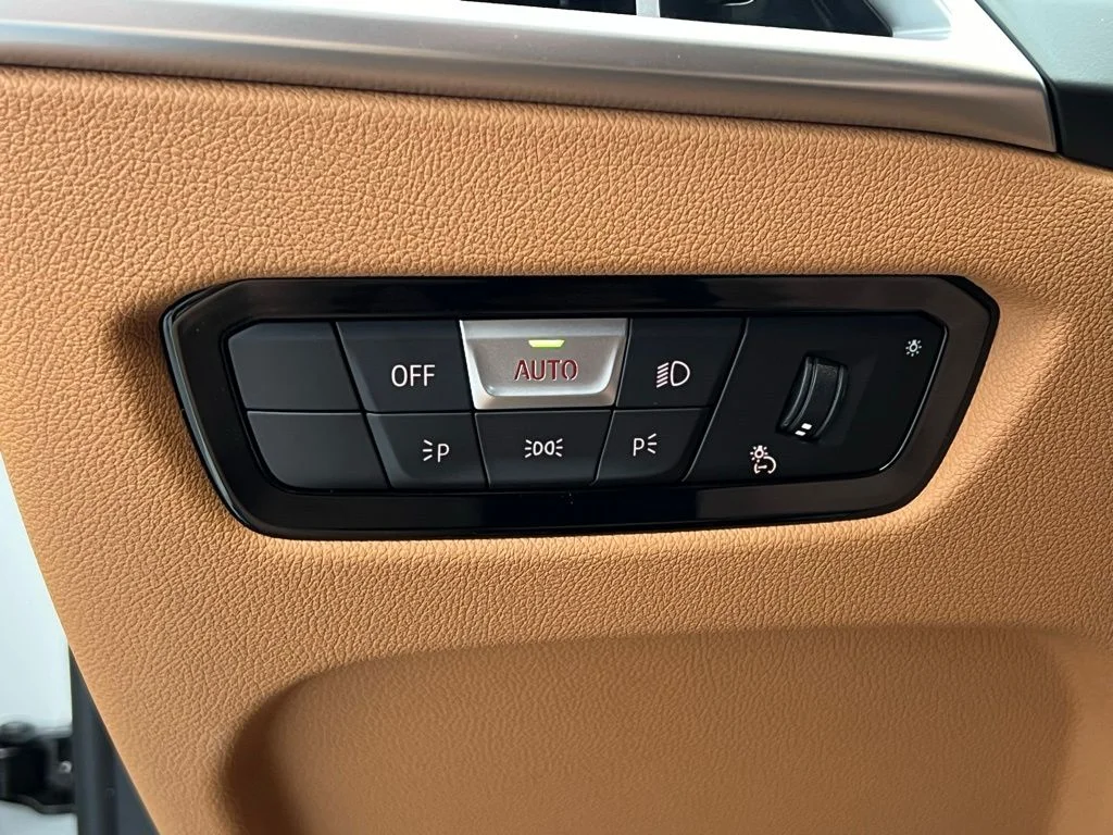 2026 BMW 3 Series 330i - Photo 20