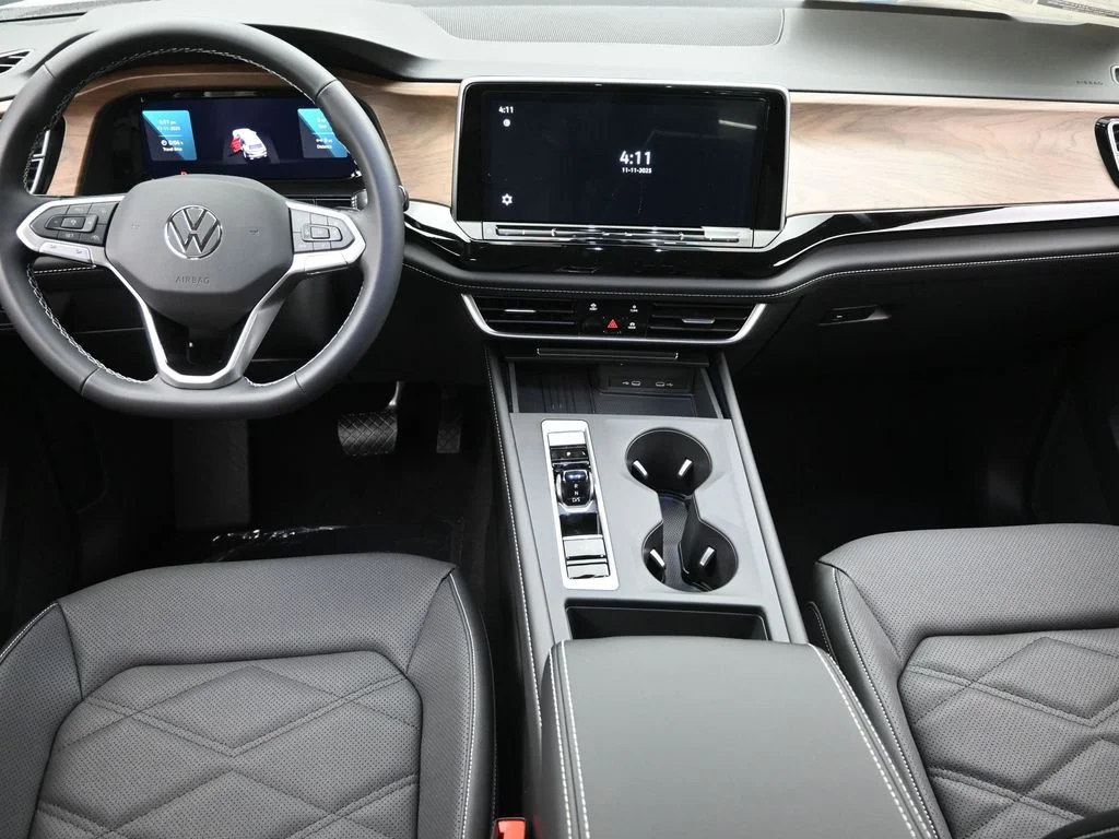 New 2026 White/off-white Volkswagen 2.0T SE image 14