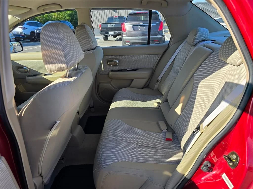 Used 2007 Red Nissan 1.8 SL image 12