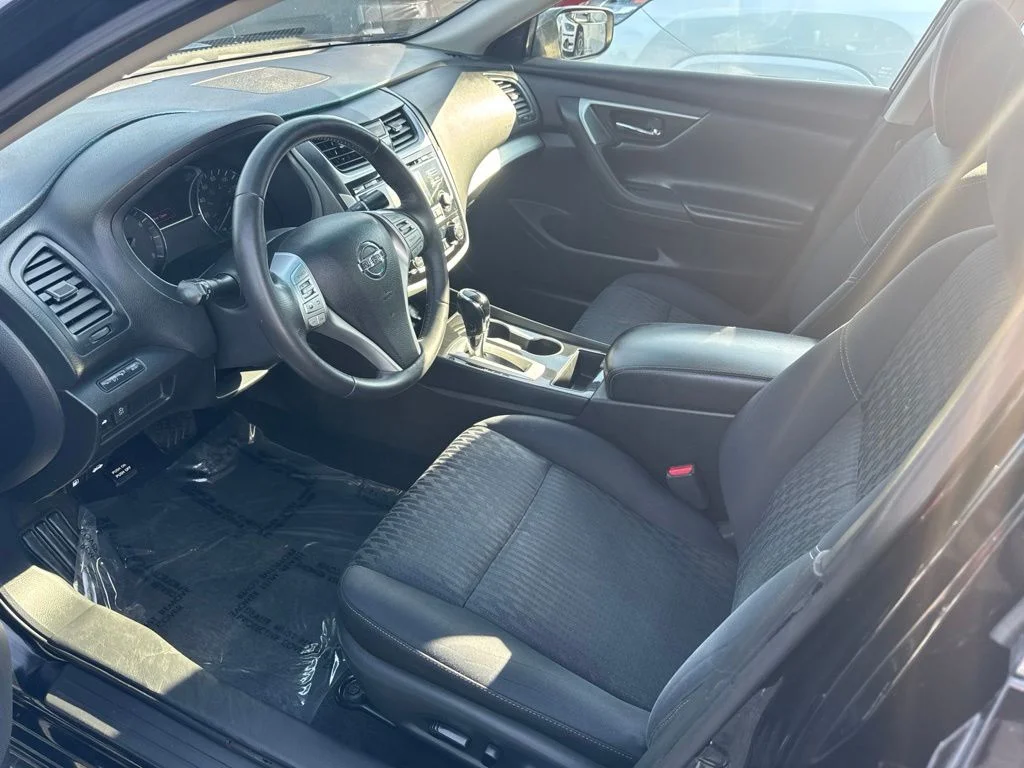Used 2018 Black Nissan 2.5 SV image 3
