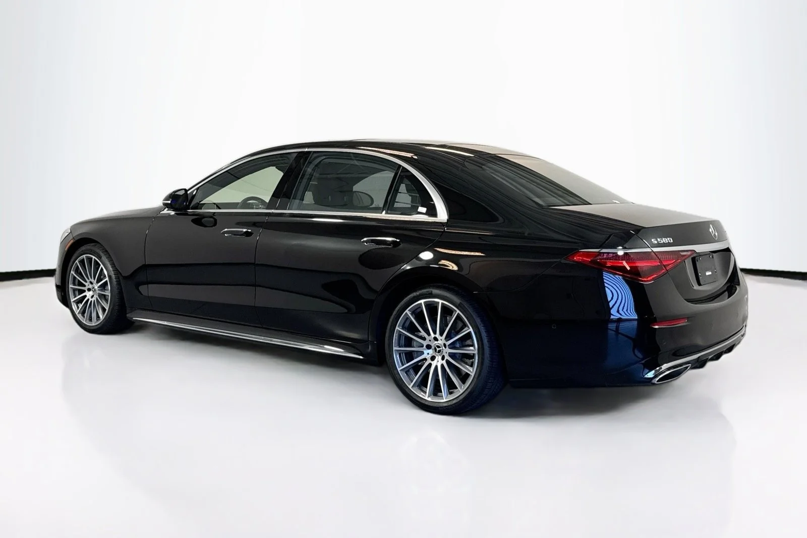 Used 2023 Obsidian Black Mercedes-Benz S 580 image 7