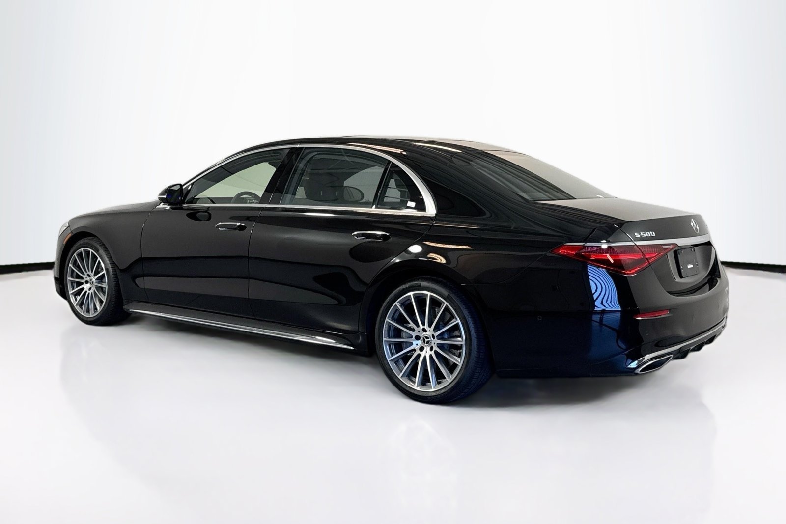 Used 2023 Obsidian Black Mercedes-Benz S 580 image 7