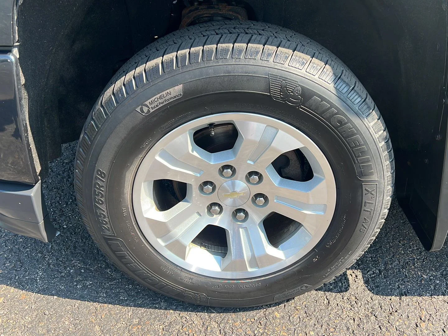 Used 2018 Graphite Metallic Chevrolet LT image 20