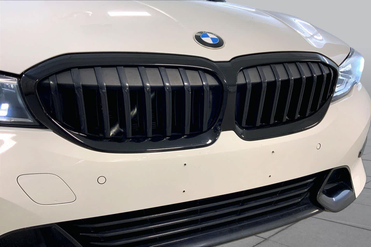 Used 2021 Alpine White BMW 330i xDrive image 32