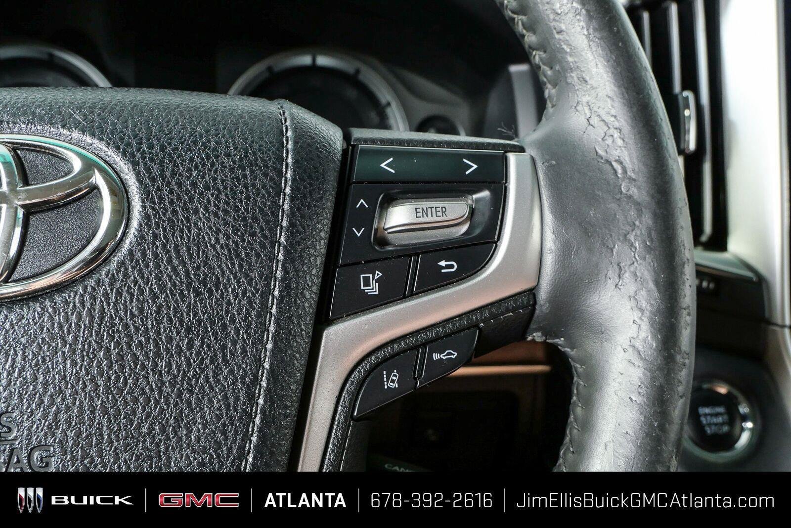 Used 2017 Classic Silver Metallic Toyota Base image 13