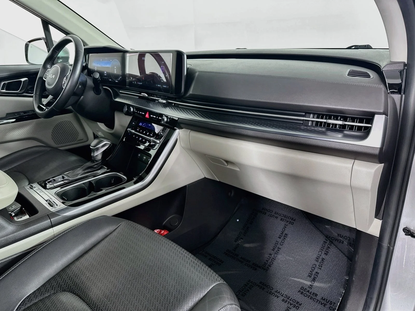 Used 2022 Ceramic Silver Kia SX Prestige image 31