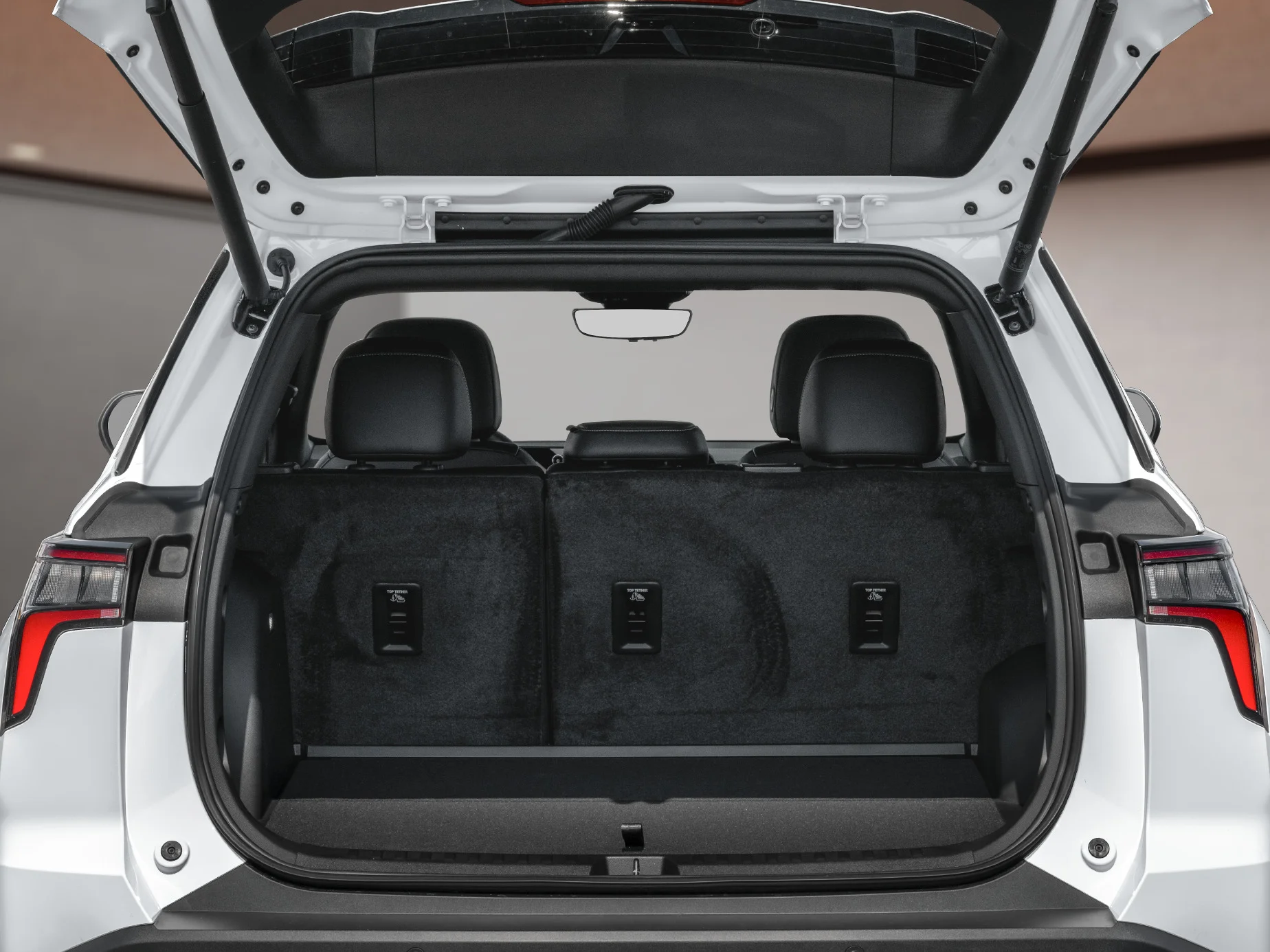 New 2027 White Chevrolet AWD LT image 6