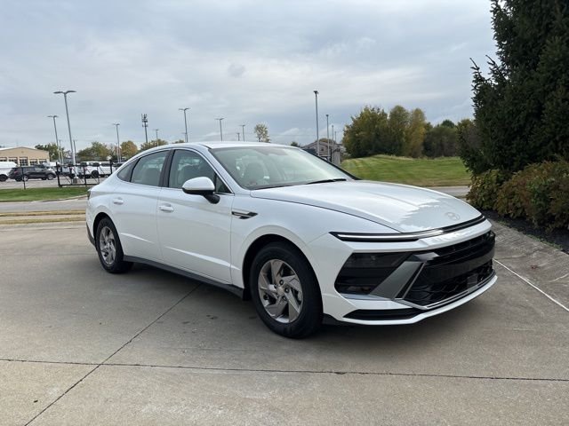 New 2026 Serenity White Hyundai SE image 32