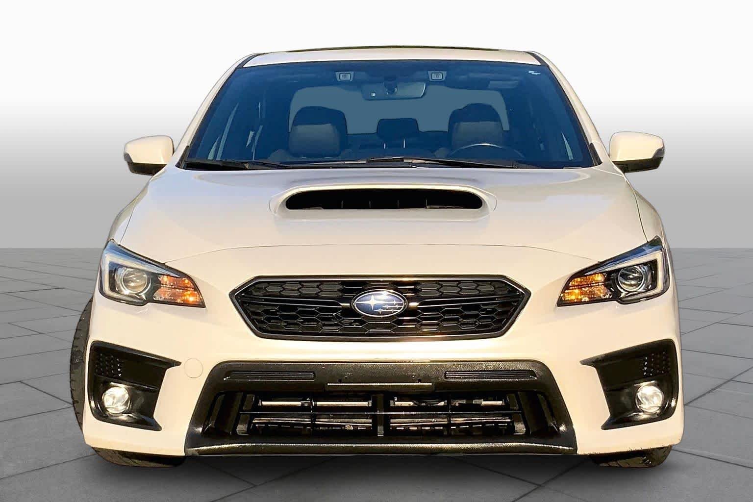Used 2018 Crystal White Pearl Subaru Limited image 4