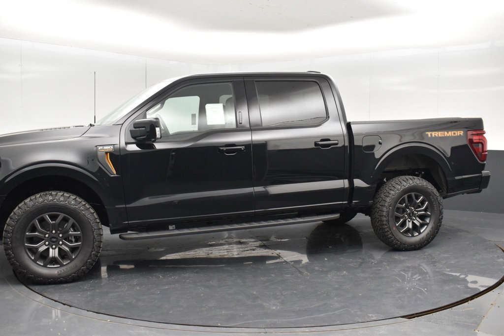 New 2026 Agate Black Metallic Ford Tremor® image 16