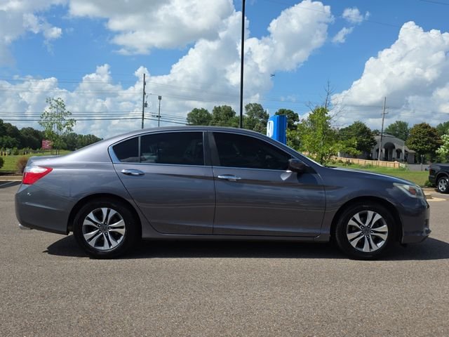 Used 2015 Honda Accord LX with VIN 1HGCR2F35FA246143 for sale in Southaven, MS