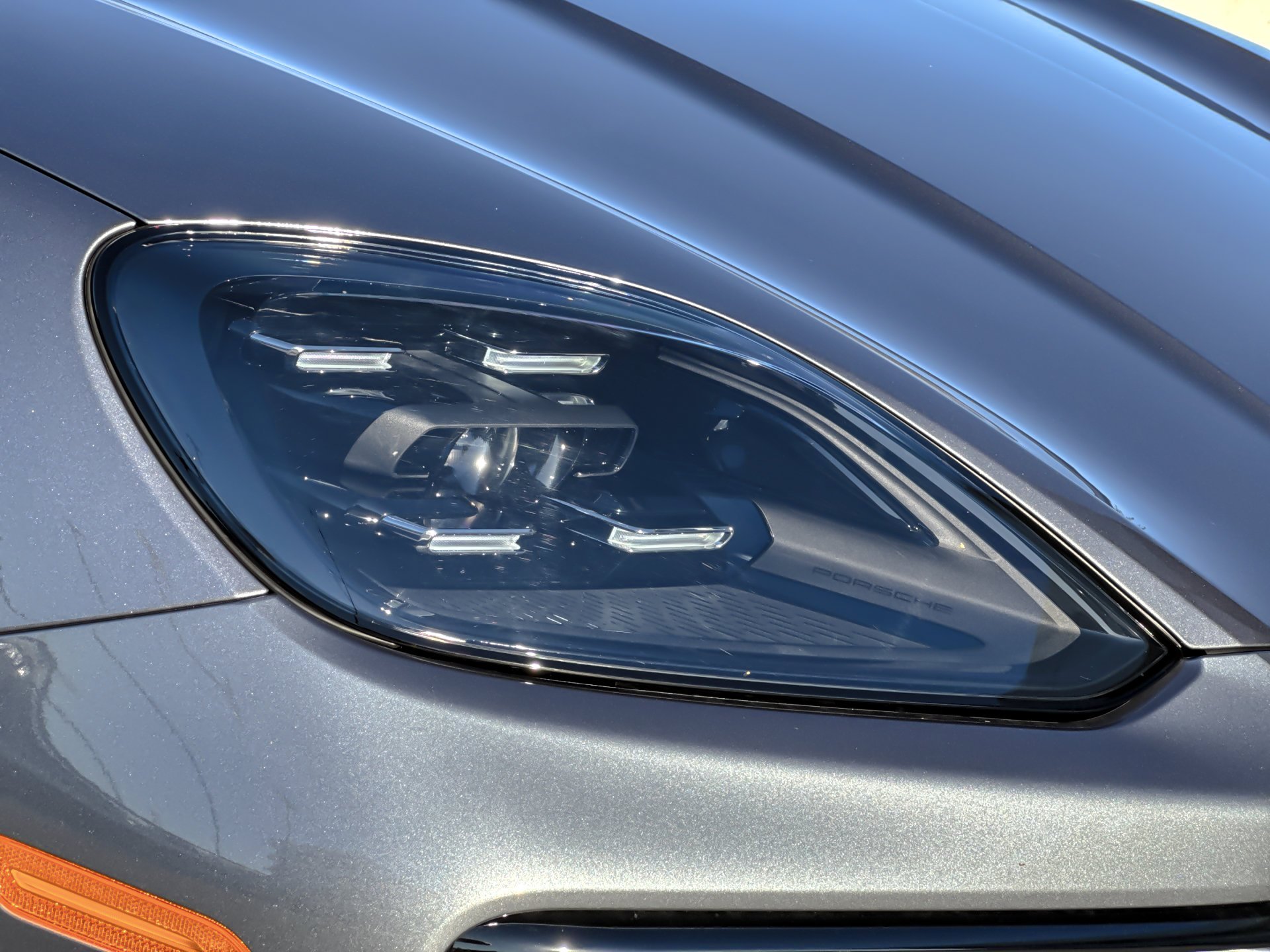 New 2026 Vanadium Grey Metallic Porsche Cayenne (AWD) image 27