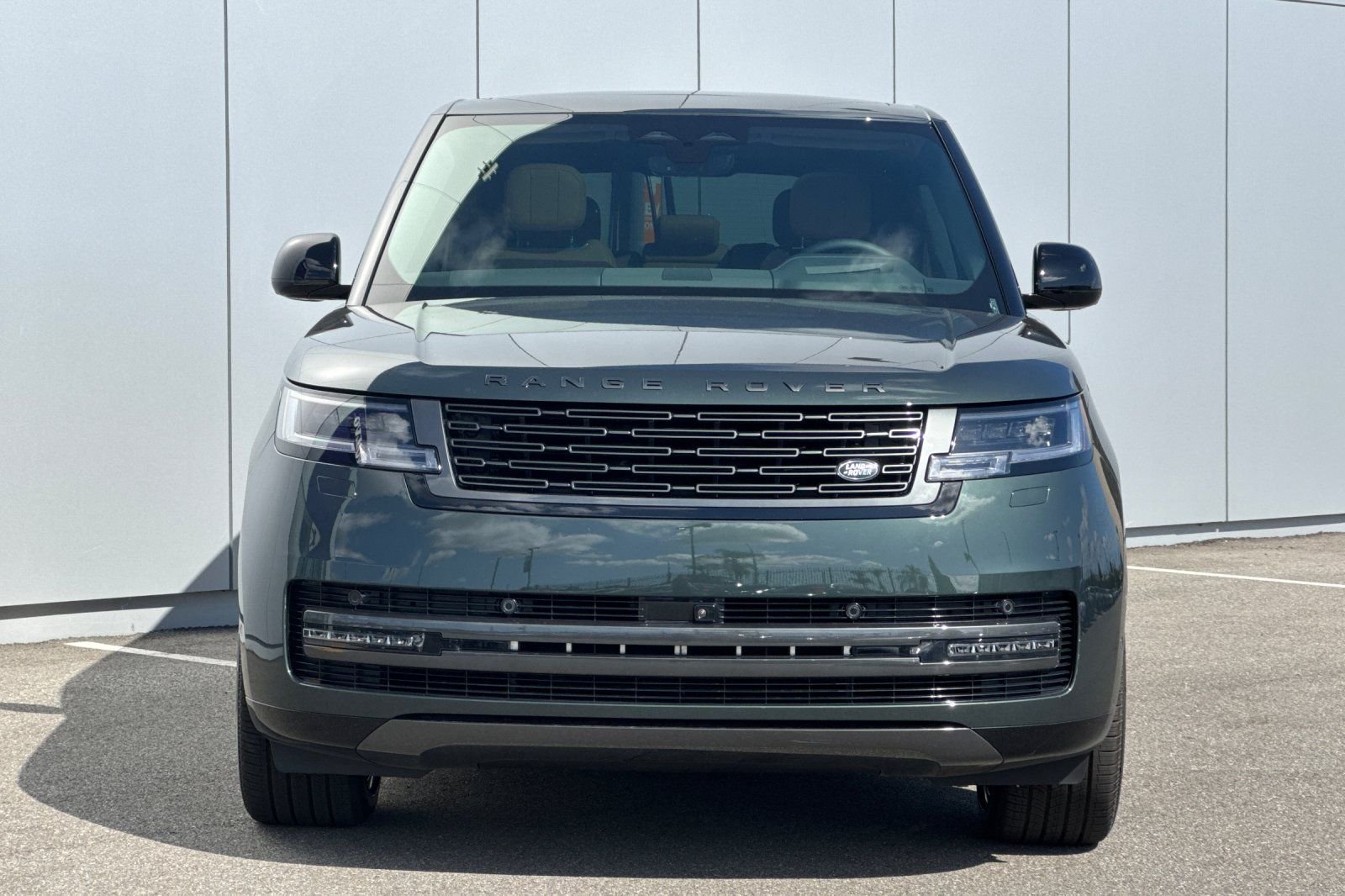 New 2026 Belgravia Green Land Rover SE image 8