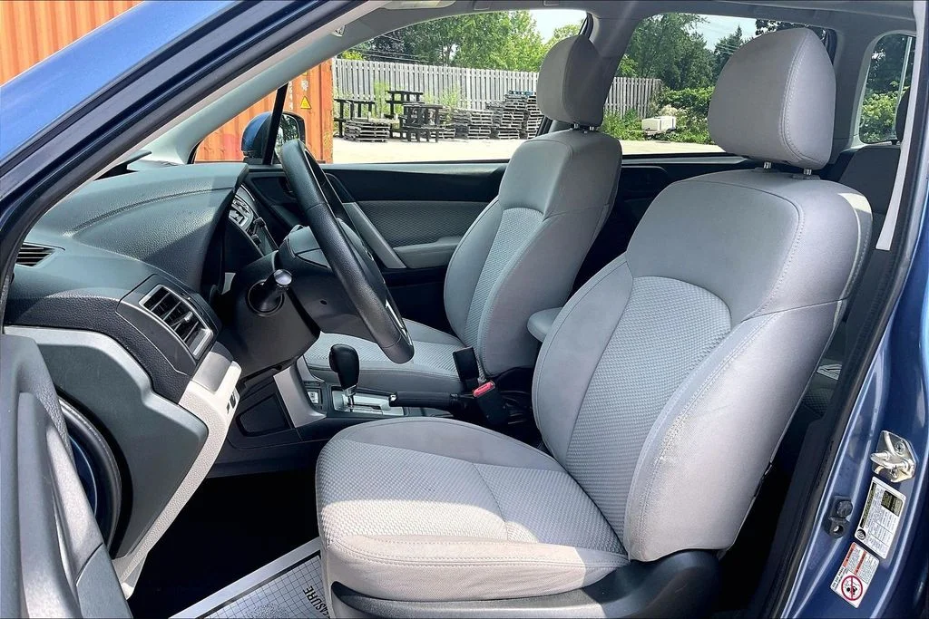 Used 2017 Blue Subaru 2.5i Premium image 25