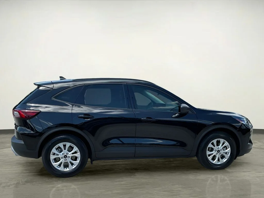 Used 2025 Black Ford Active image 9